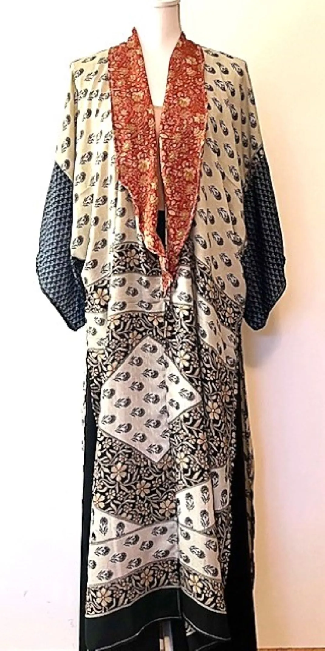 Dramatic Abstract Silk Kimono With Deep Side Vents For Styling - Mixed print